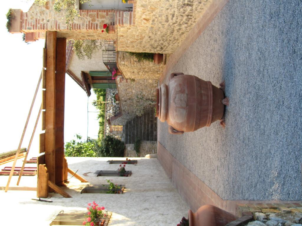 Agriturismo Borghetto Il Montino Rapolano Terme Bagian luar foto